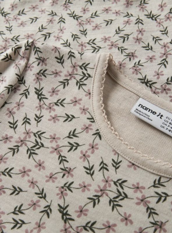 Nkfwuppo lys gråbeige ull/bomulls genser m/blomster