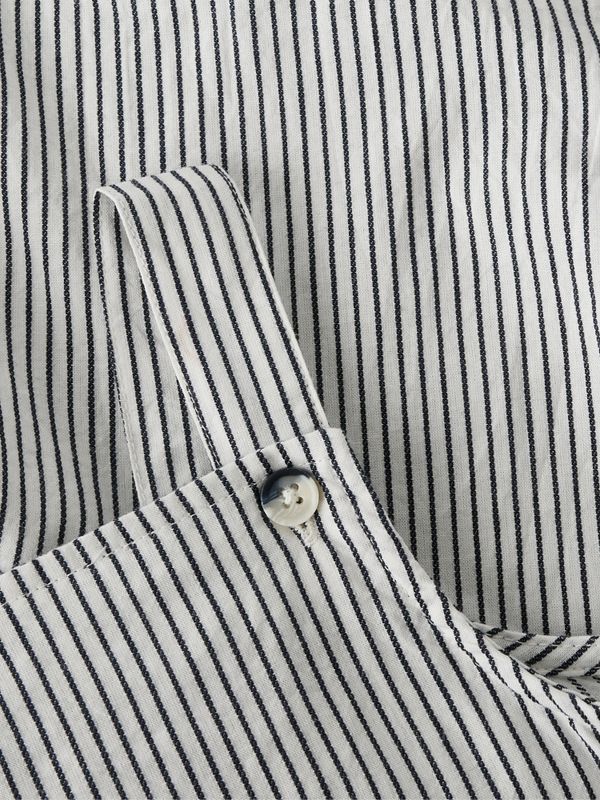 Nbmfar mørkeblå og offwhite stripete romper